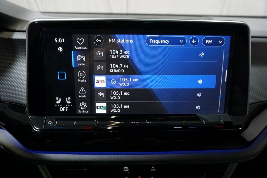 2024 Volkswagen Atlas Cross Sport 2.0T SEL R-Line