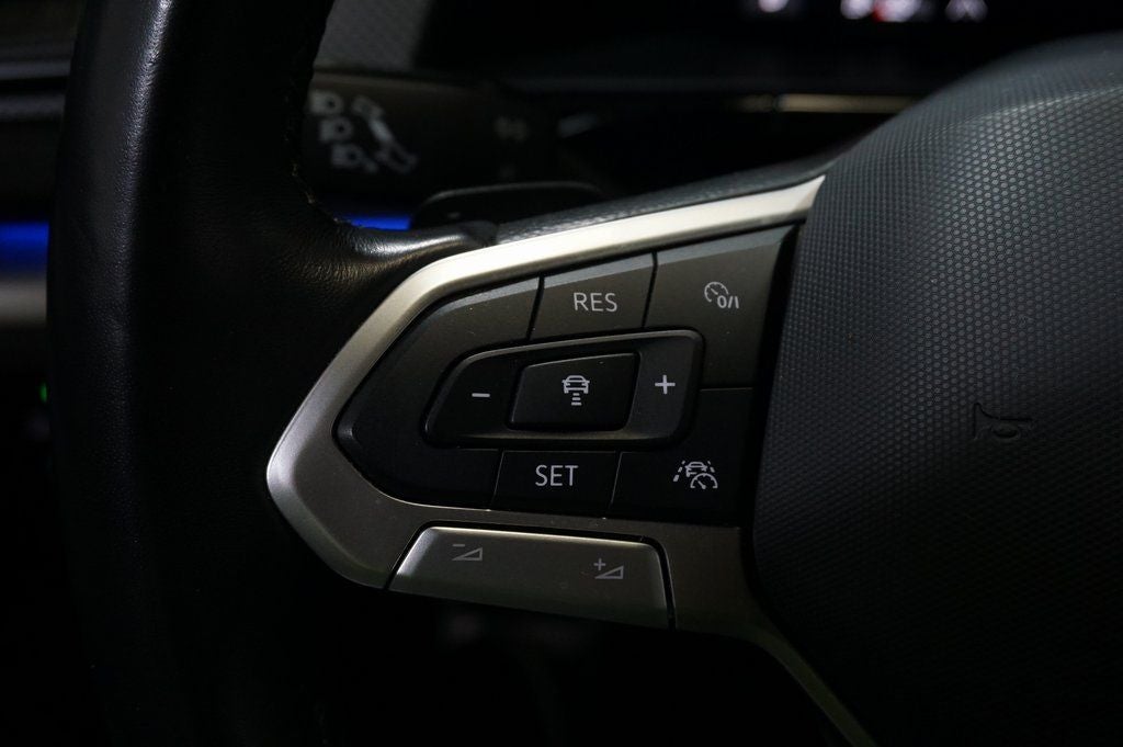 2024 Volkswagen Atlas Cross Sport 2.0T SEL R-Line