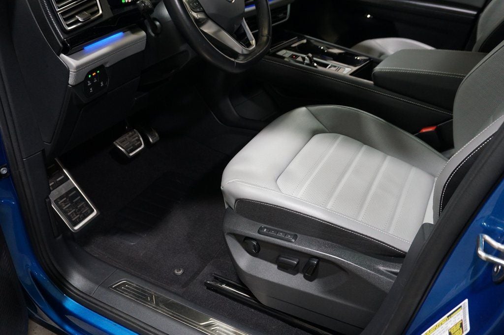 2024 Volkswagen Atlas Cross Sport 2.0T SEL R-Line