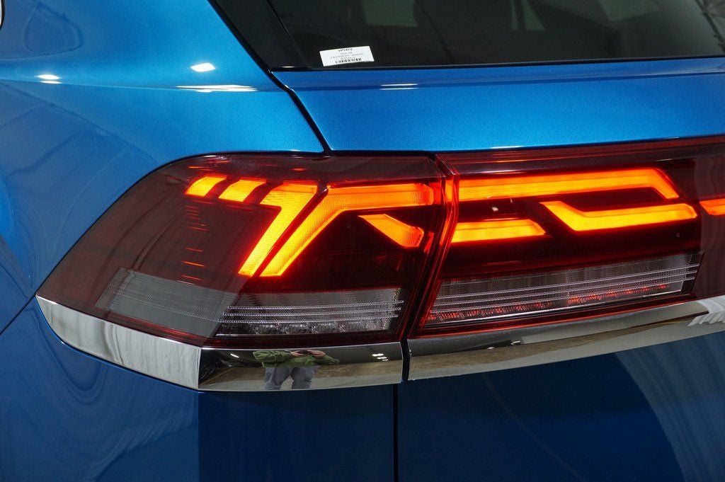 2024 Volkswagen Atlas Cross Sport 2.0T SEL R-Line