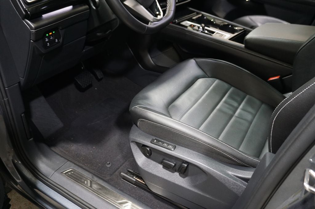 2025 Volkswagen Atlas Cross Sport 2.0T SEL