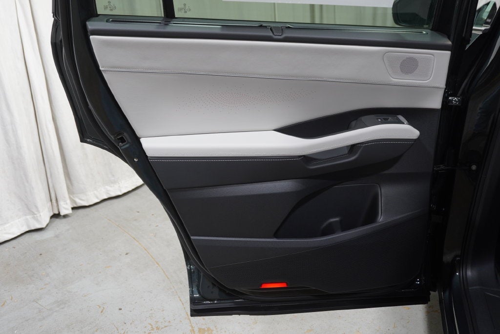 2027 Volkswagen Atlas SEL
