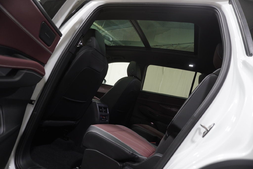2027 Volkswagen Atlas SEL Premium R-Line