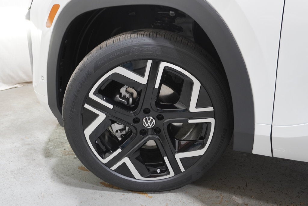 2027 Volkswagen Atlas SEL Premium R-Line