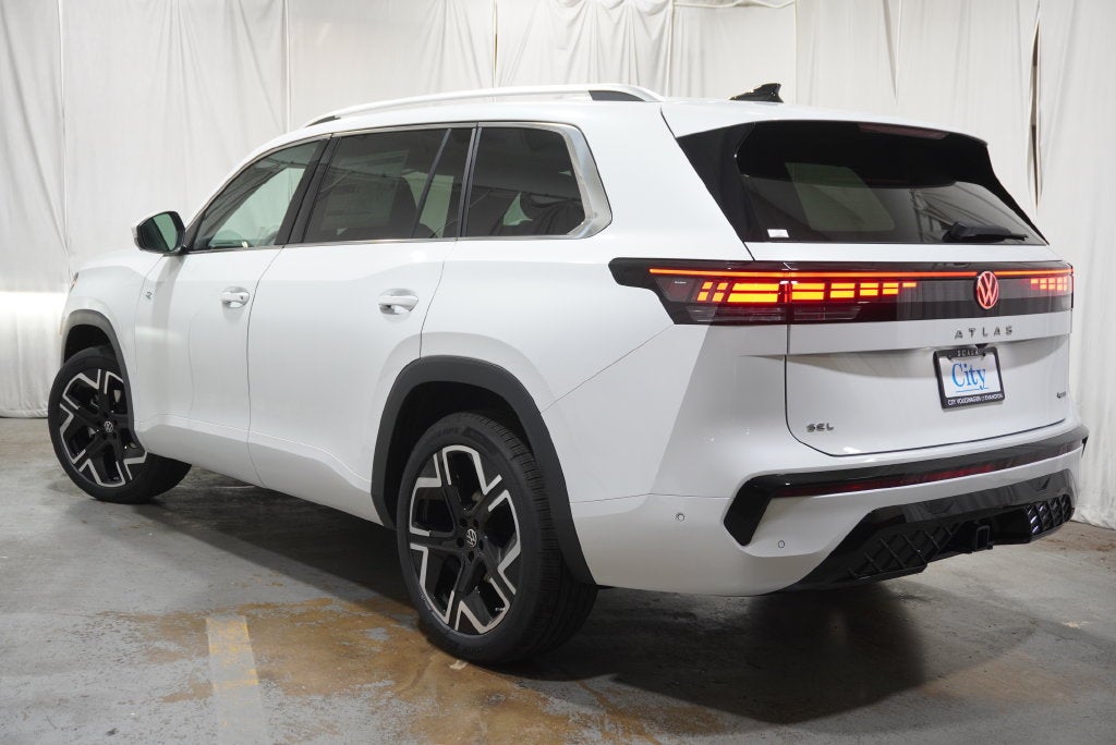 2027 Volkswagen Atlas SEL Premium R-Line