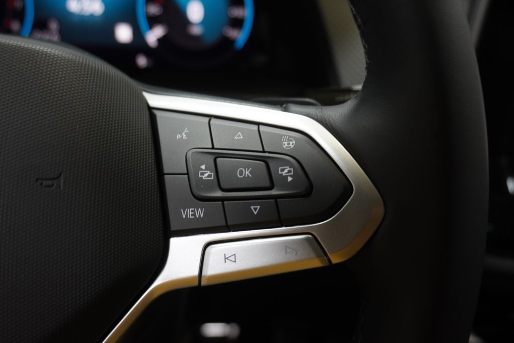 2026 Volkswagen Atlas Cross Sport SEL Premium R-Line