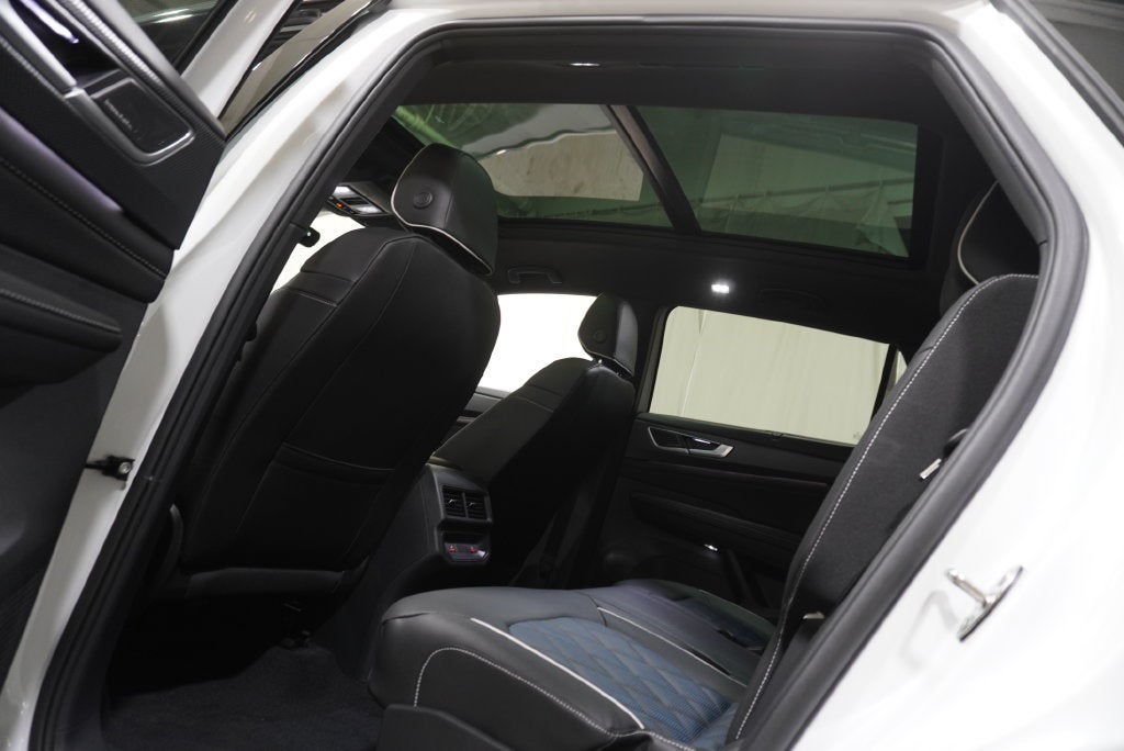 2026 Volkswagen Atlas Cross Sport SEL Premium R-Line