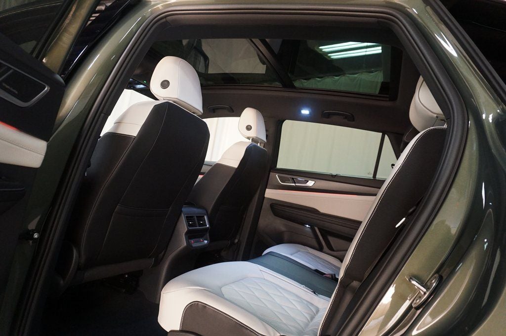 2026 Volkswagen Atlas Cross Sport 2.0T SEL Premium R-Line