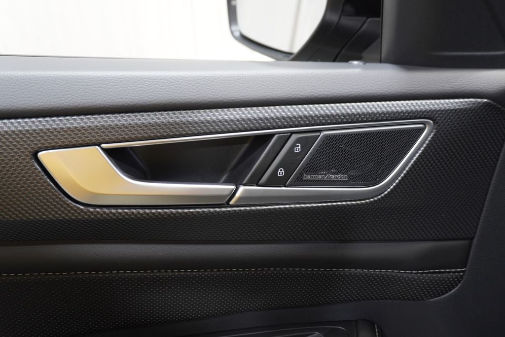 2026 Volkswagen Atlas Cross Sport SEL Premium R-Line