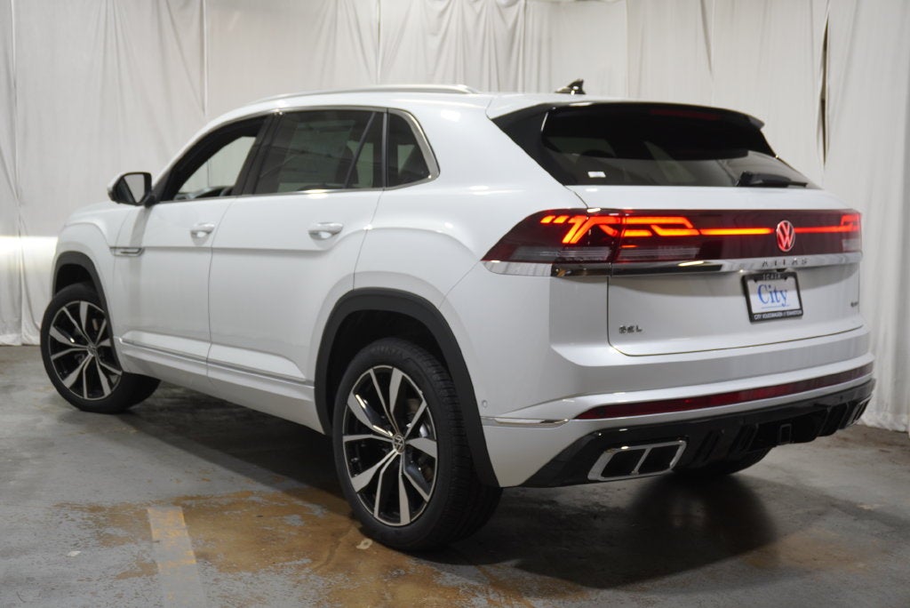 2026 Volkswagen Atlas Cross Sport SEL Premium R-Line