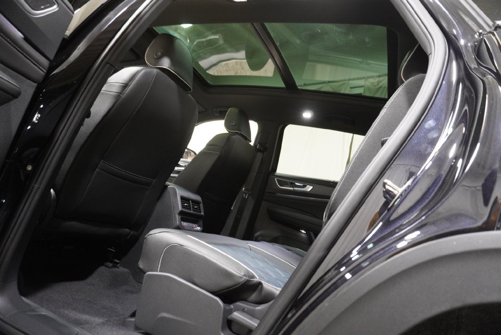 2026 Volkswagen Atlas Cross Sport SEL Premium R-Line
