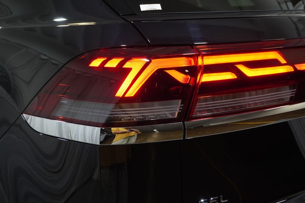 2026 Volkswagen Atlas Cross Sport SEL Premium R-Line