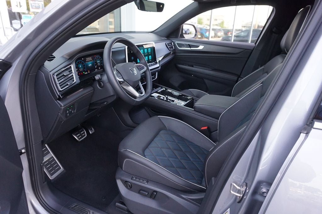 2026 Volkswagen Atlas Cross Sport 2.0T SEL Premium R-Line