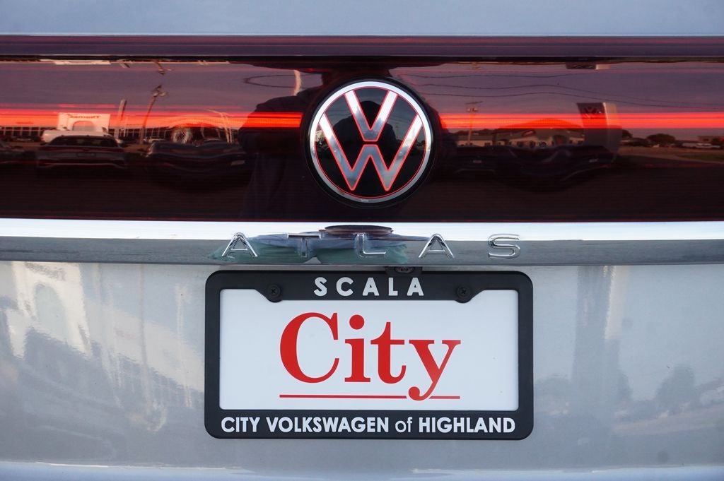 2026 Volkswagen Atlas Cross Sport 2.0T SEL Premium R-Line