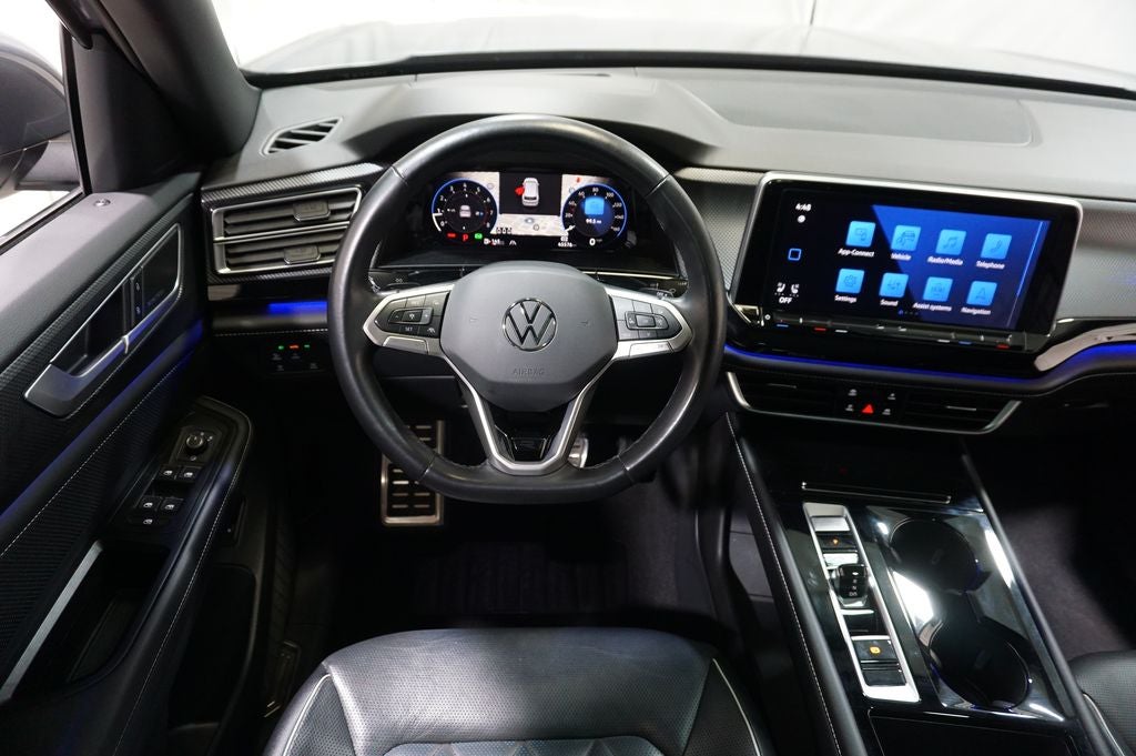 2024 Volkswagen Atlas Cross Sport 2.0T SEL Premium R-Line