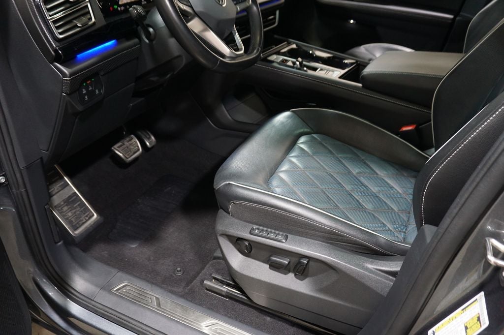 2024 Volkswagen Atlas Cross Sport 2.0T SEL Premium R-Line