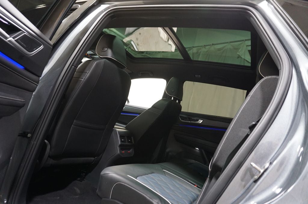 2024 Volkswagen Atlas Cross Sport 2.0T SEL Premium R-Line