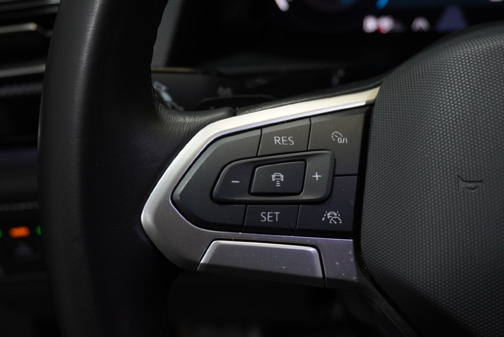 2025 Volkswagen Atlas Cross Sport 2.0T SEL Premium R-Line