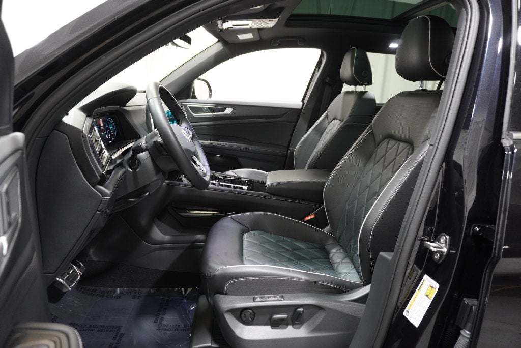 2025 Volkswagen Atlas Cross Sport 2.0T SEL Premium R-Line