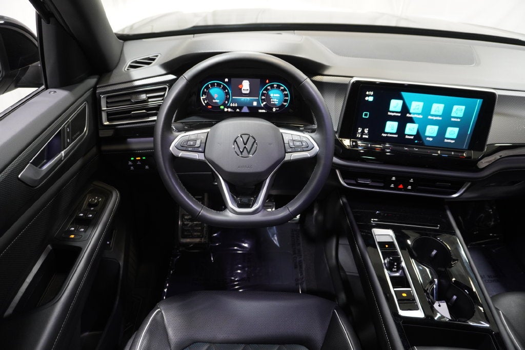 2025 Volkswagen Atlas Cross Sport 2.0T SEL Premium R-Line