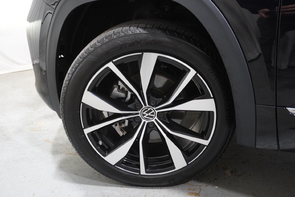2025 Volkswagen Atlas Cross Sport 2.0T SEL Premium R-Line