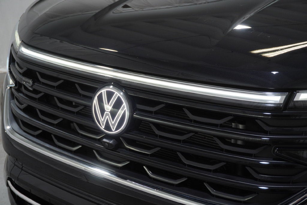 2025 Volkswagen Atlas Cross Sport 2.0T SEL Premium R-Line