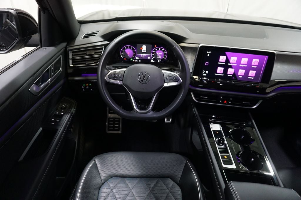 2025 Volkswagen Atlas Cross Sport 2.0T SEL Premium R-Line