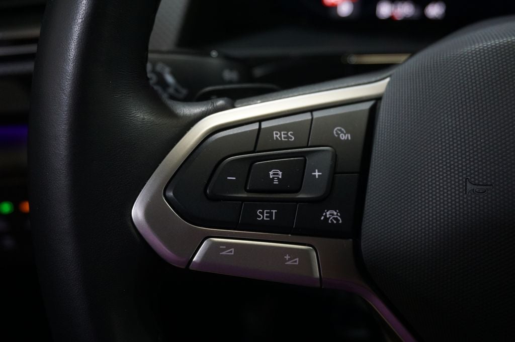 2025 Volkswagen Atlas Cross Sport 2.0T SEL Premium R-Line