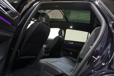 2025 Volkswagen Atlas Cross Sport 2.0T SEL Premium R-Line