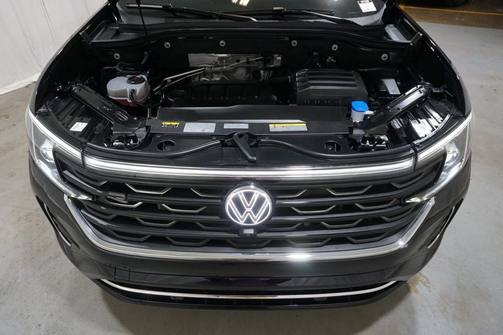 2025 Volkswagen Atlas Cross Sport 2.0T SEL Premium R-Line