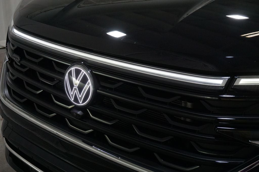2025 Volkswagen Atlas Cross Sport 2.0T SEL Premium R-Line