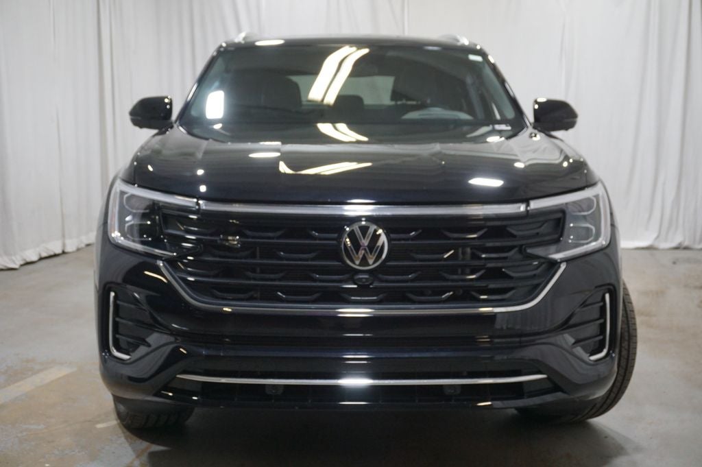 2025 Volkswagen Atlas Cross Sport 2.0T SEL Premium R-Line