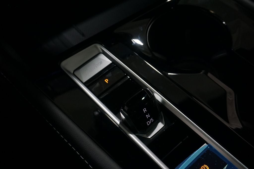 2025 Volkswagen Atlas Cross Sport 2.0T SEL Premium R-Line