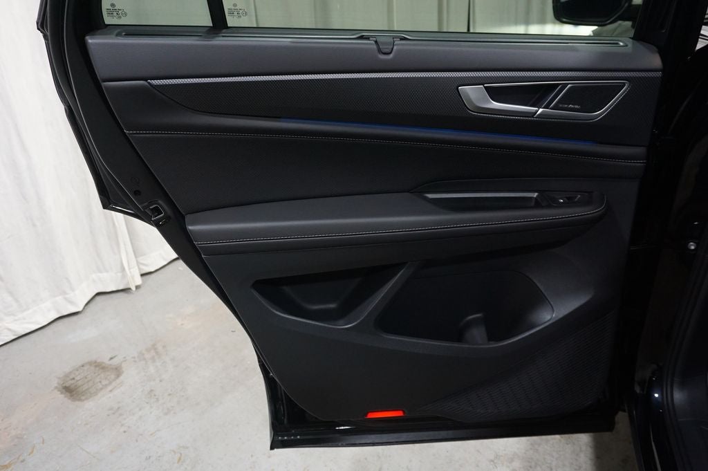 2025 Volkswagen Atlas Cross Sport 2.0T SEL Premium R-Line