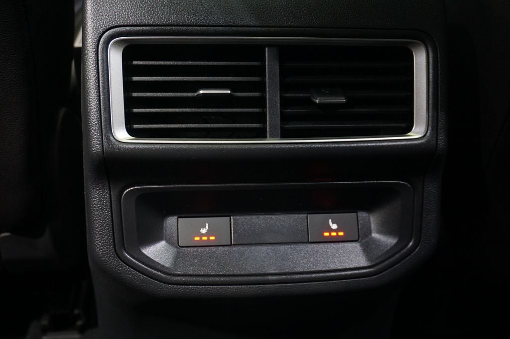 2025 Volkswagen Atlas Cross Sport 2.0T SEL Premium R-Line