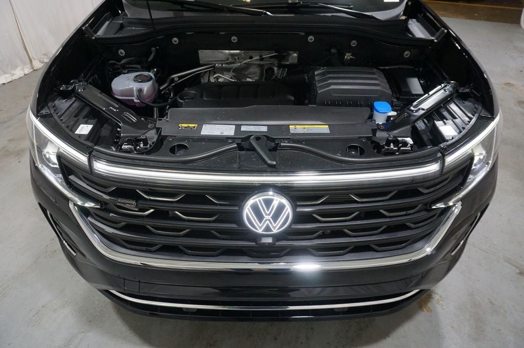 2025 Volkswagen Atlas Cross Sport 2.0T SEL Premium R-Line