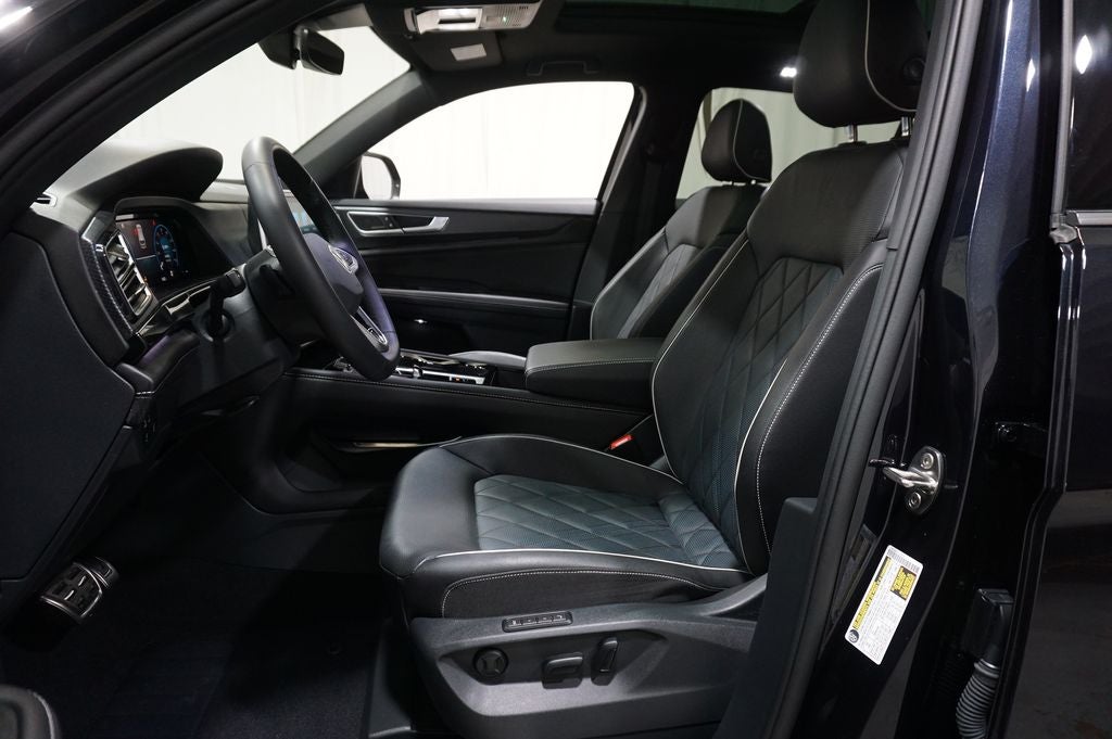 2025 Volkswagen Atlas Cross Sport 2.0T SEL Premium R-Line