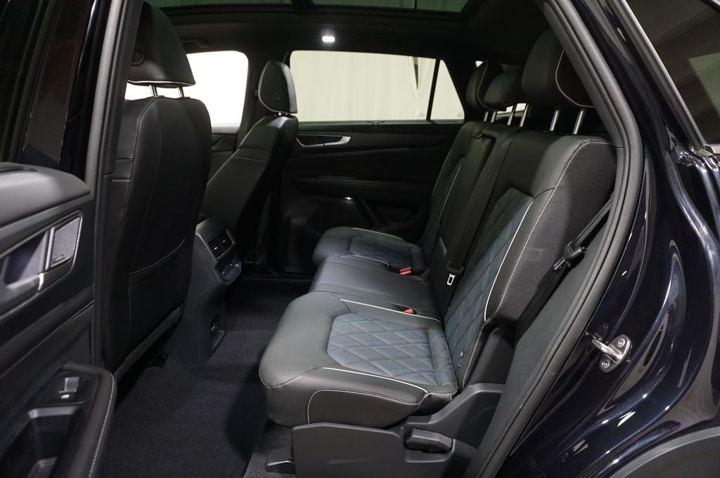 2025 Volkswagen Atlas Cross Sport 2.0T SEL Premium R-Line