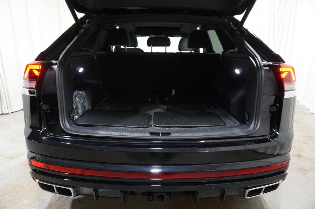 2025 Volkswagen Atlas Cross Sport 2.0T SEL Premium R-Line