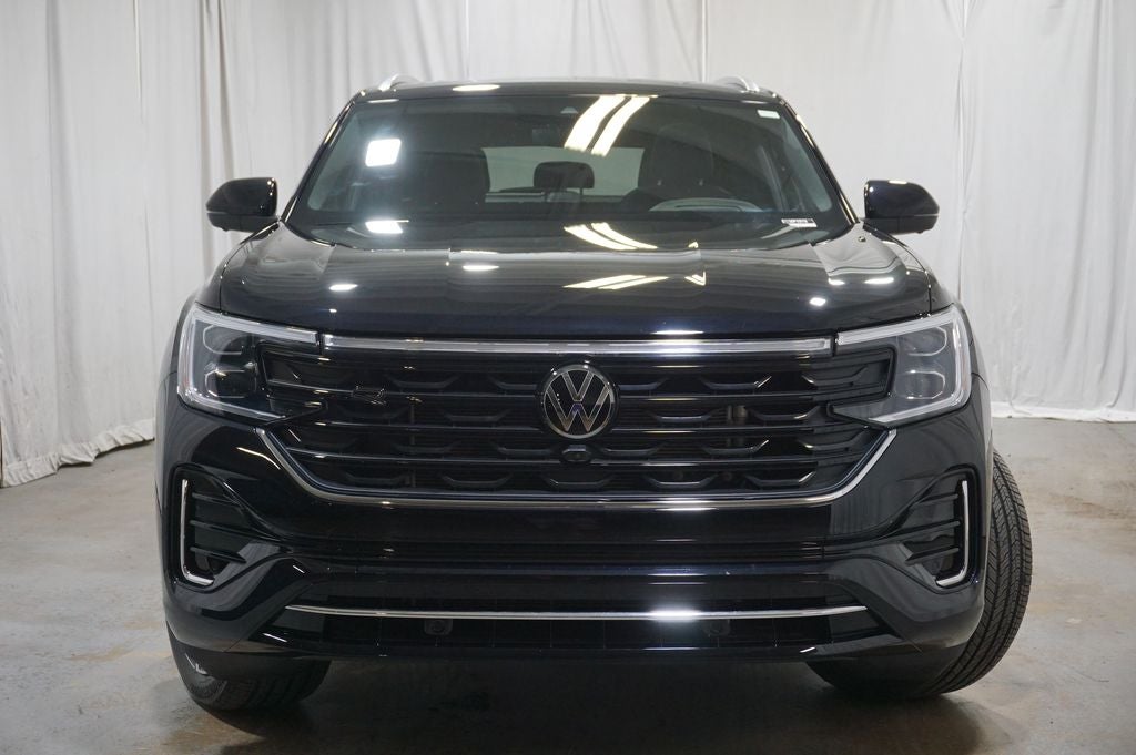 2025 Volkswagen Atlas Cross Sport 2.0T SEL Premium R-Line