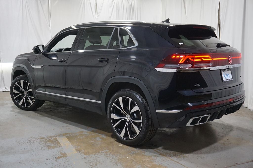 2025 Volkswagen Atlas Cross Sport 2.0T SEL Premium R-Line