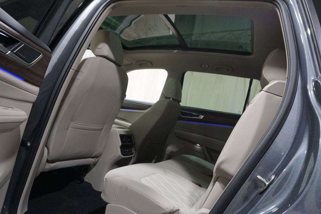 2025 Volkswagen Atlas 2.0T SEL Premium R-Line
