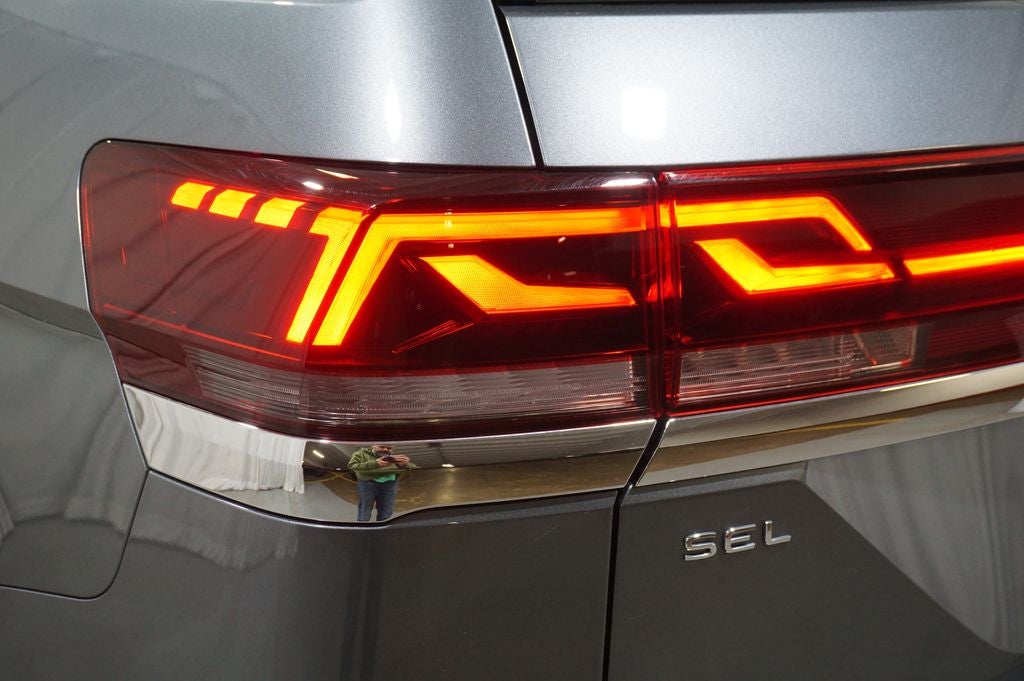 2025 Volkswagen Atlas 2.0T SEL Premium R-Line