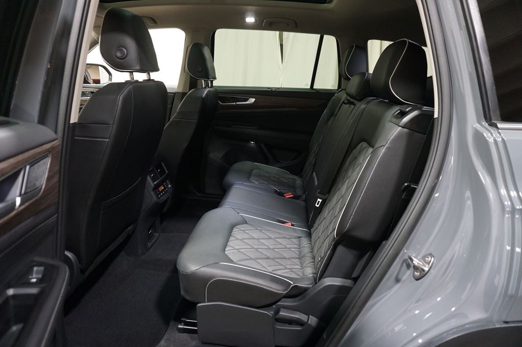 2025 Volkswagen Atlas 2.0T SEL Premium R-Line