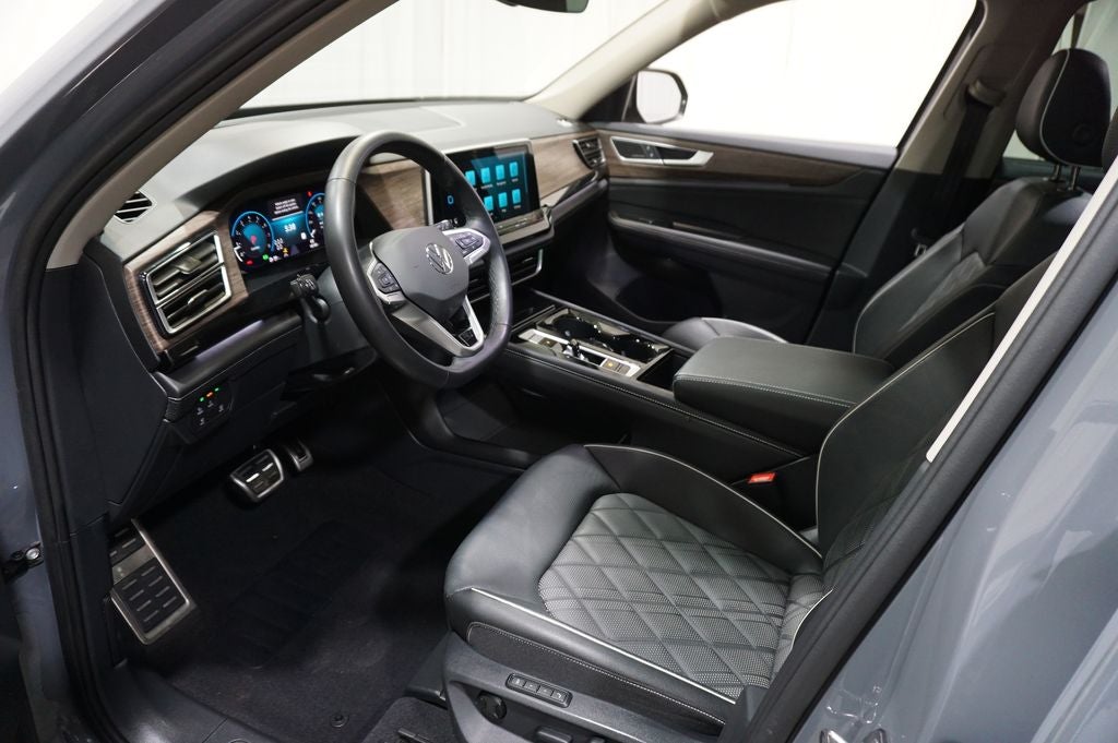 2025 Volkswagen Atlas 2.0T SEL Premium R-Line