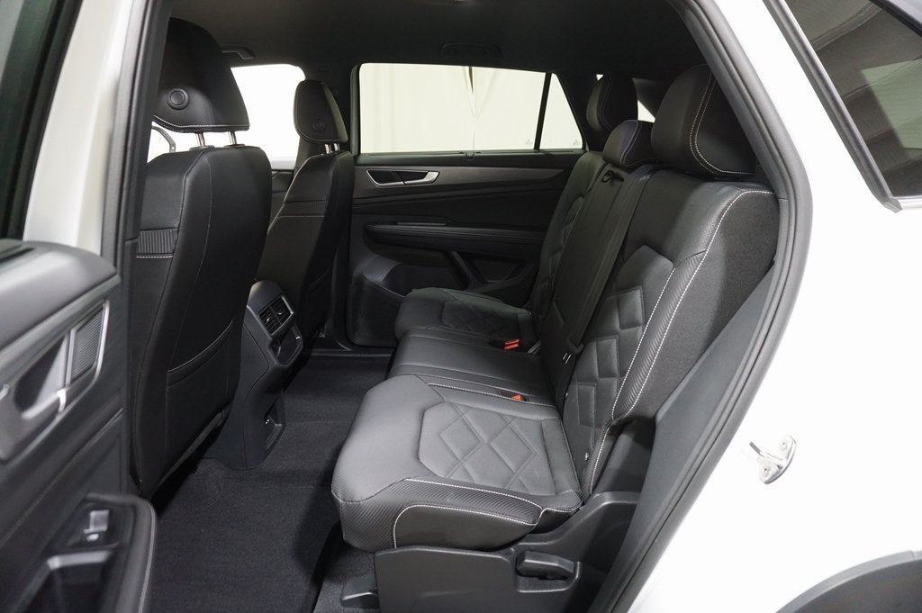 2025 Volkswagen Atlas Cross Sport 2.0T SE w/Technology