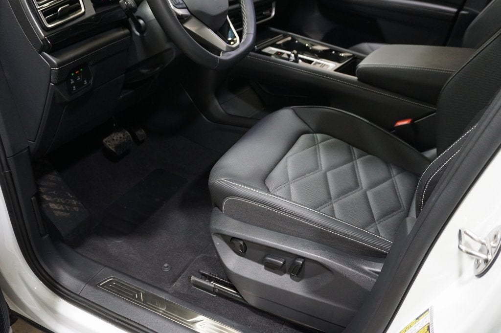 2025 Volkswagen Atlas Cross Sport 2.0T SE w/Technology