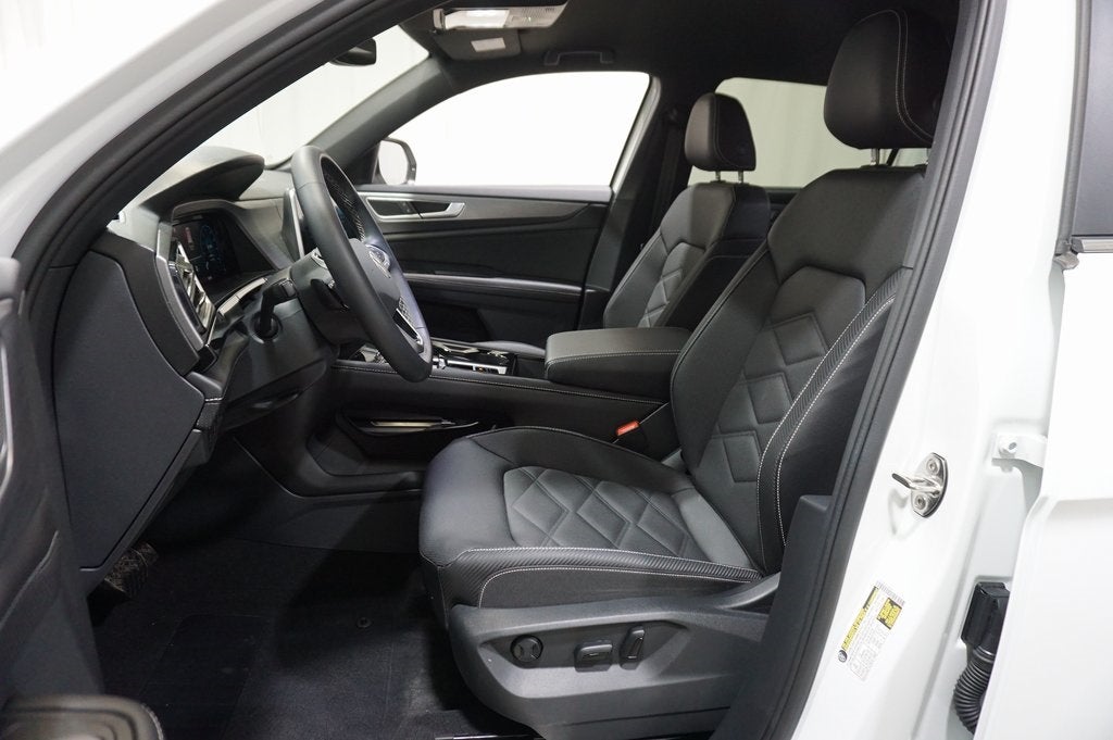 2025 Volkswagen Atlas Cross Sport 2.0T SE w/Technology