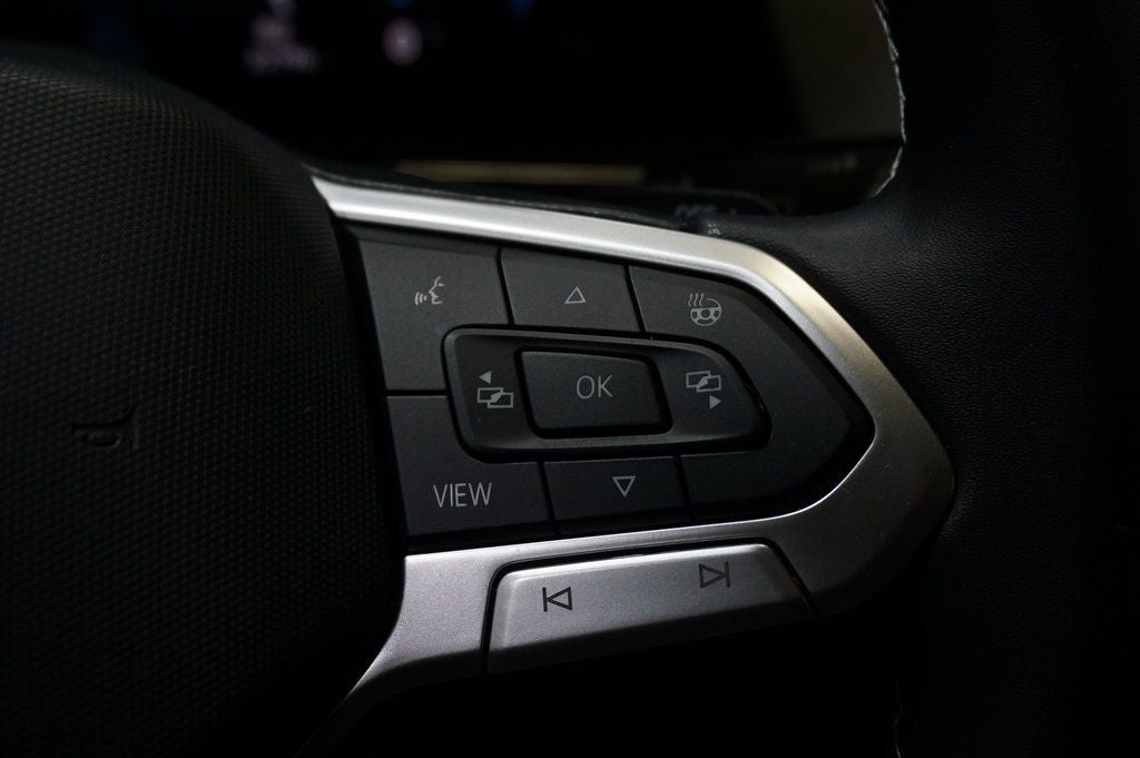 2025 Volkswagen Atlas Cross Sport 2.0T SE w/Technology