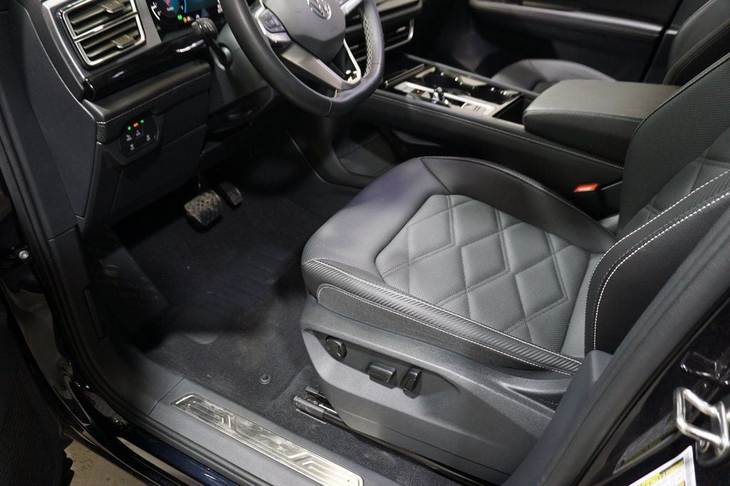 2025 Volkswagen Atlas Cross Sport 2.0T SE w/Technology